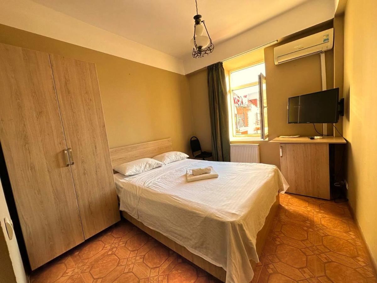 G Bakuri Hotel Batumi Kültér fotó