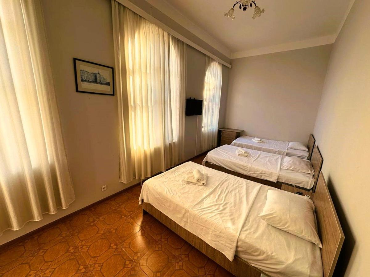 G Bakuri Hotel Batumi Kültér fotó