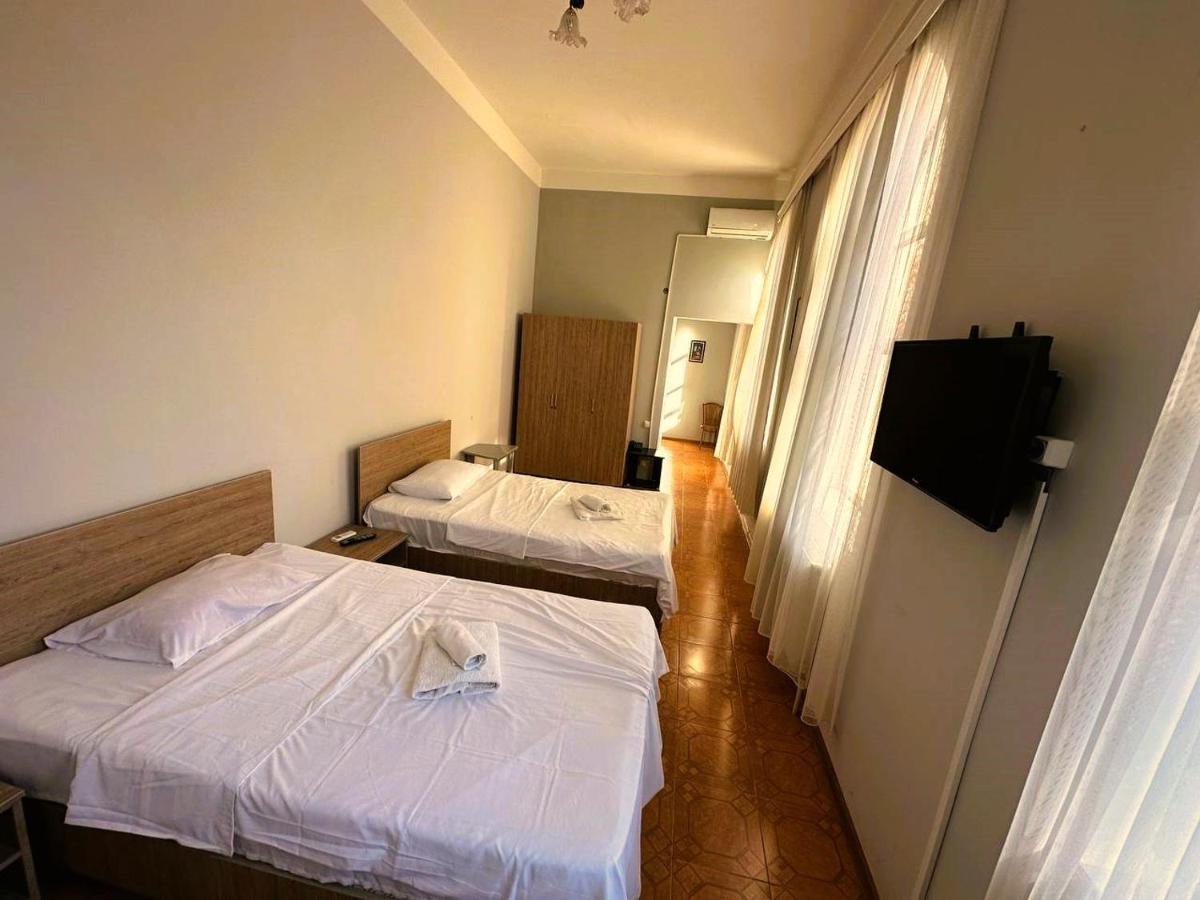 G Bakuri Hotel Batumi Kültér fotó