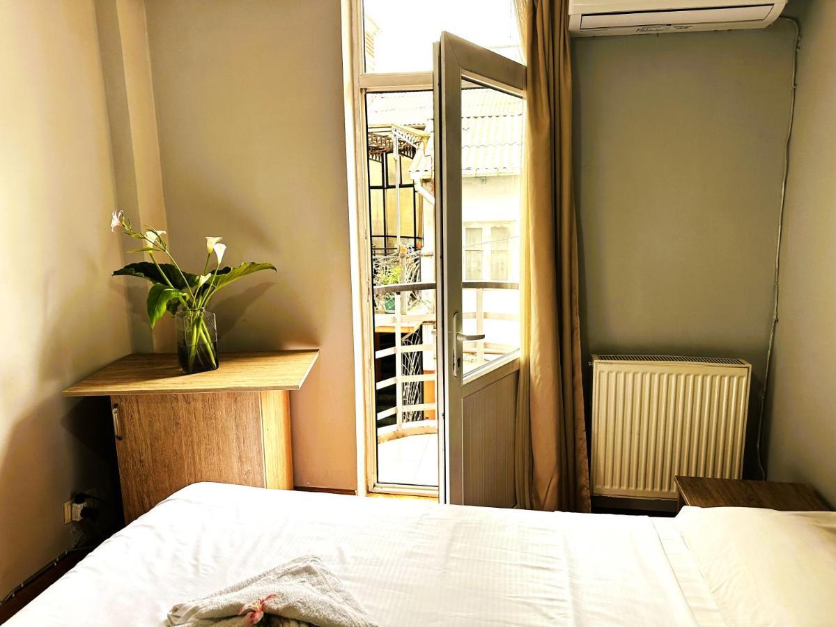 G Bakuri Hotel Batumi Kültér fotó