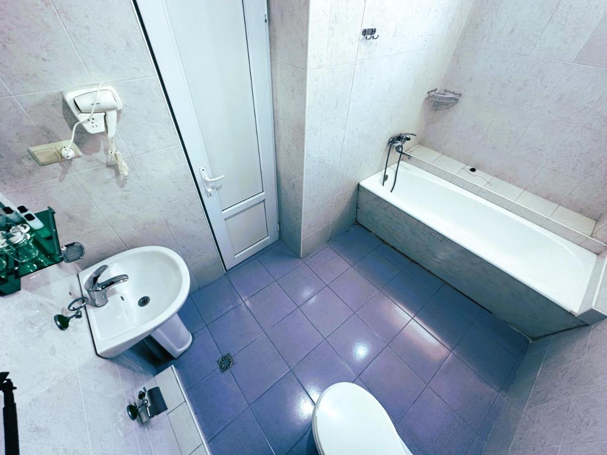 G Bakuri Hotel Batumi Kültér fotó