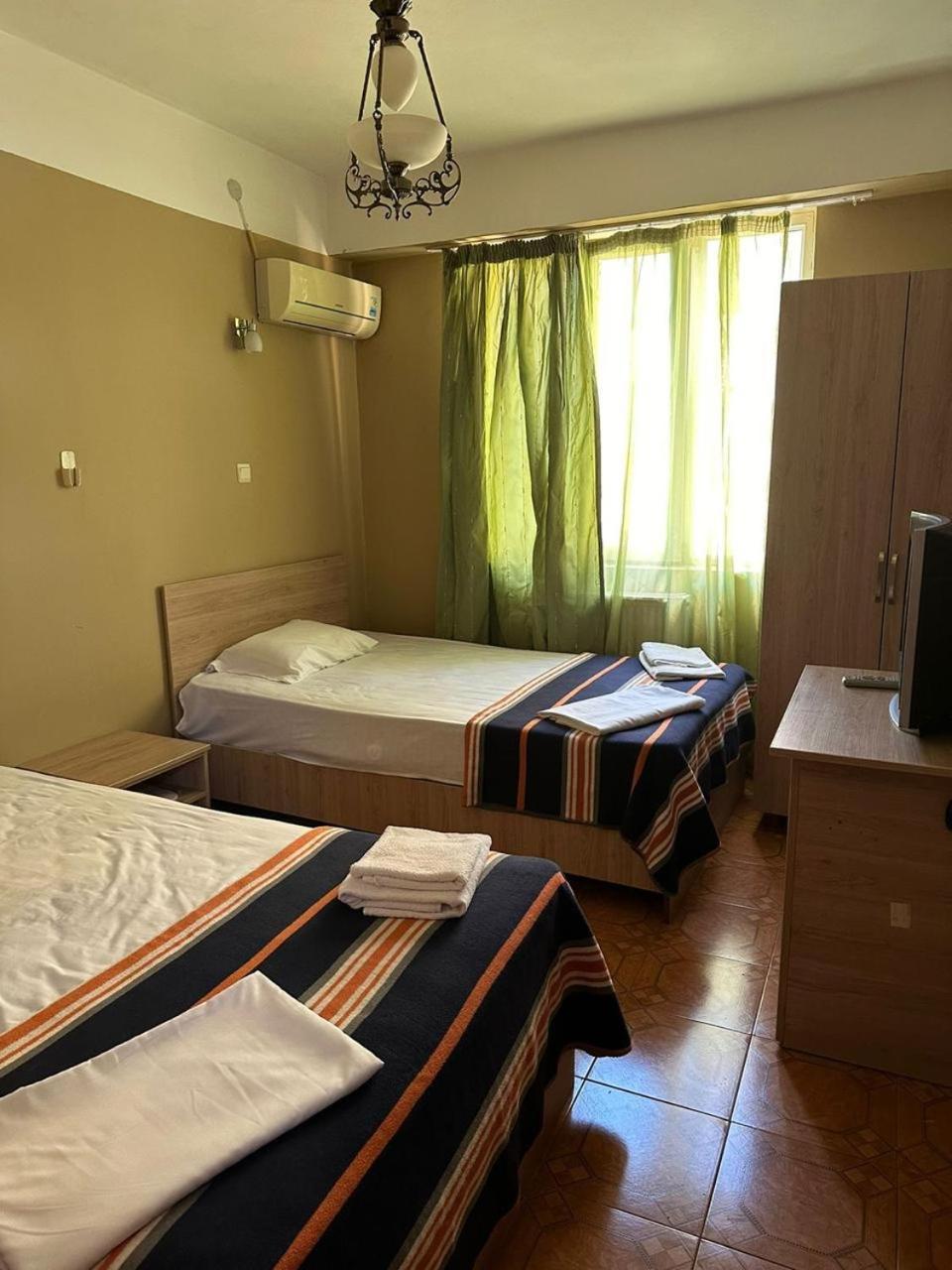 G Bakuri Hotel Batumi Kültér fotó