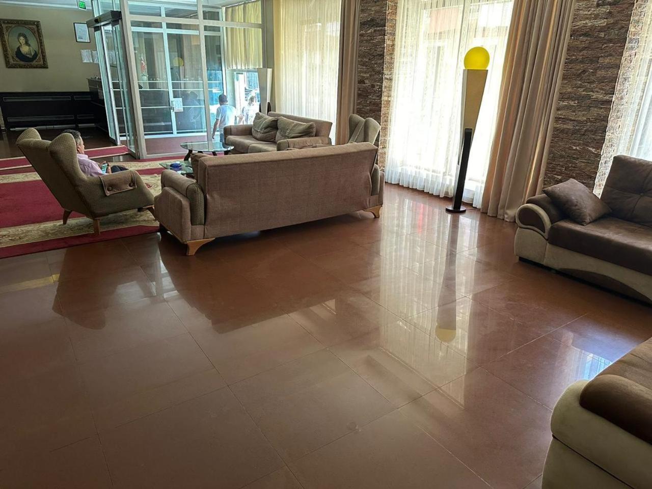 G Bakuri Hotel Batumi Kültér fotó